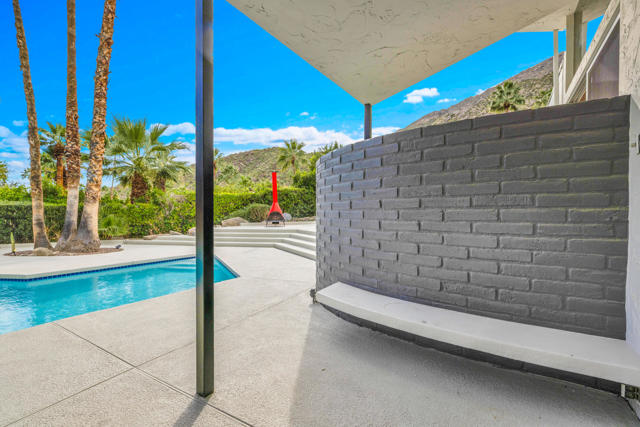 345 W Crestview Drive, Palm Springs, CA 92264