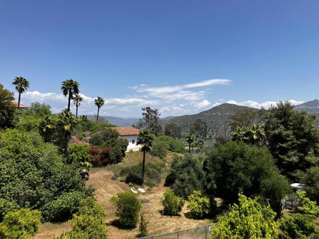2626 Sunset, Escondido CA: https://media.crmls.org/mediaz/6ff604bb-74d9-4a7e-a9c5-26afe8363617.jpg