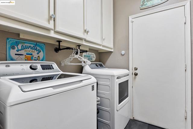 1126 Deerpark Rd, Oakley CA: https://media.crmls.org/mediaz/6ff68f68-cc26-4e8b-b39f-18d556c683d6.jpg