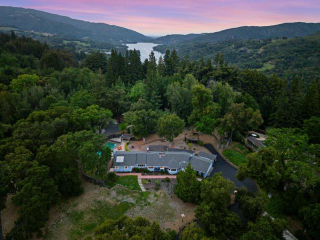 18301 Idylwild Road, Los Gatos CA: https://media.crmls.org/mediaz/6ff6e2fa-2cec-47d8-96a1-4ddd38d3daf2.jpg