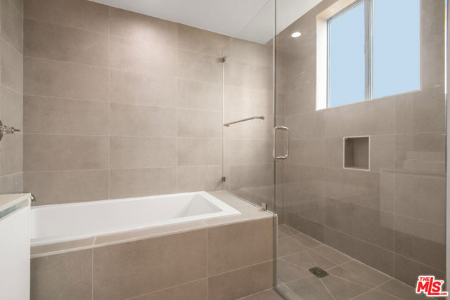 4418 S Slauson Avenue, Culver City CA: https://media.crmls.org/mediaz/6ff720e5-85d3-4bb8-878e-0db36fefb5ff.jpg