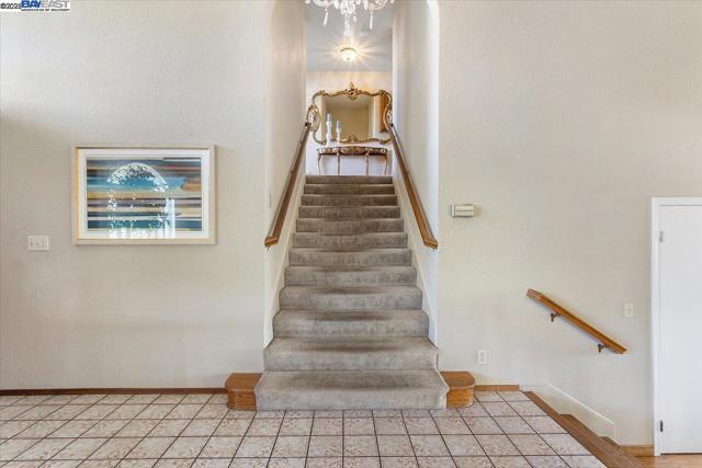 6444 Boone Dr, Castro Valley CA: https://media.crmls.org/mediaz/6ff7d368-bbe5-4d4b-8141-59c48d096ada.jpg