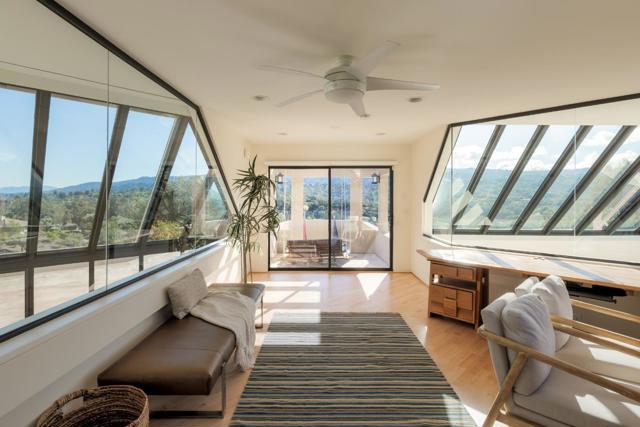 14300 Saddle Mountain Drive, Los Altos Hills CA: https://media.crmls.org/mediaz/6ff8e590-926b-4508-950e-293ee29c7ad5.jpg