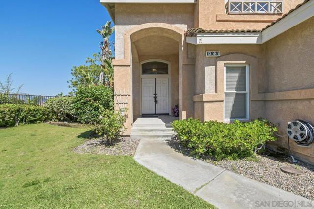 13583 Scarsdale Way, San Diego CA: https://media.crmls.org/mediaz/6ffa6e9c-69cb-4770-aed8-b41af9867dda.jpg