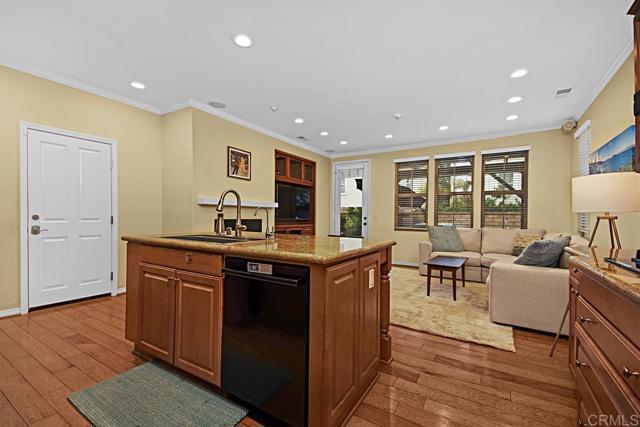 Detail Gallery Image 12 of 43 For 13518 Moonflower Meadows Trail, San Diego,  CA 92130 - 3 Beds | 2/1 Baths