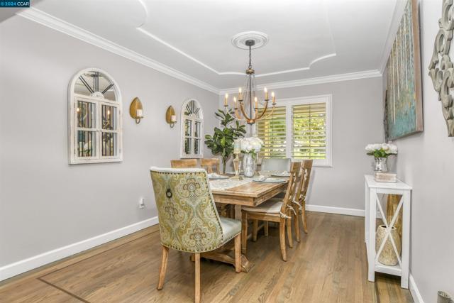 Image 3 of 32 For 226 Roundhill Pl