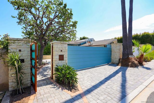 885 Rosecrans St, San Diego CA: https://media.crmls.org/mediaz/6ffafefe-6029-4eeb-9fe9-488f1f69a5fc.jpg