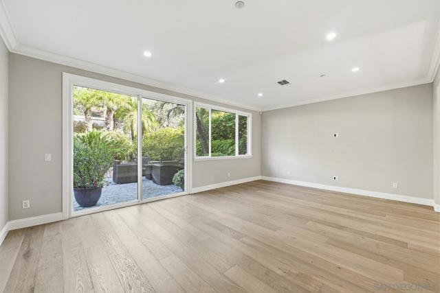 6467 Alexandri Cir, Carlsbad CA: https://media.crmls.org/mediaz/6ffaffdd-cf61-46ca-84be-21a5f06c3701.jpg