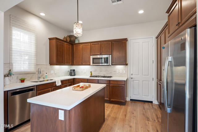 Detail Gallery Image 13 of 32 For 1655 Range Rd, Oxnard,  CA 93036 - 3 Beds | 2/1 Baths