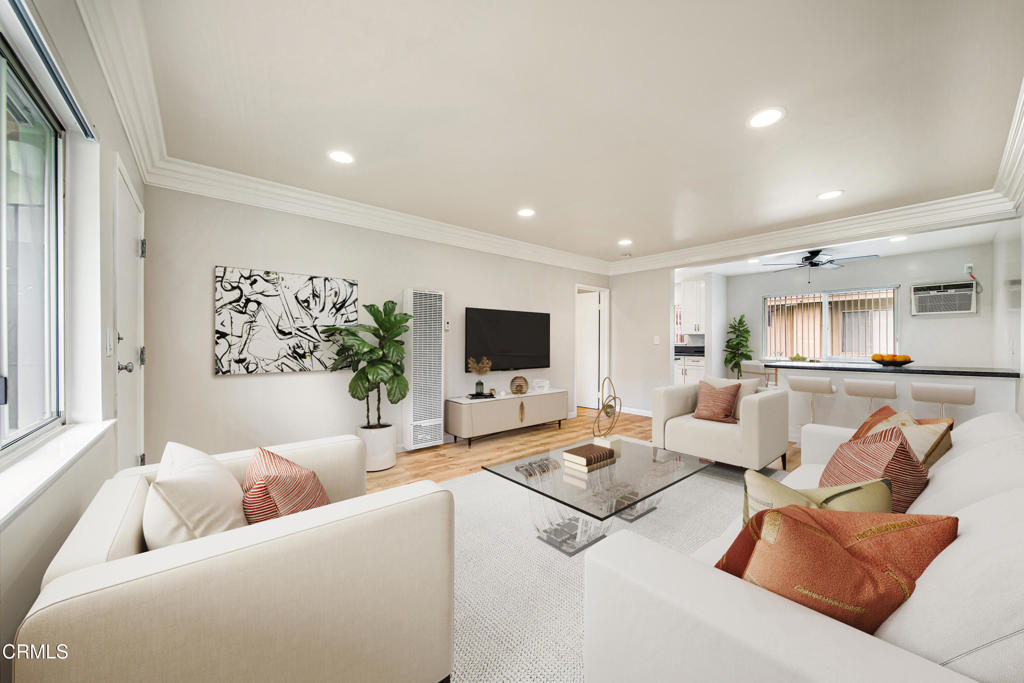 595 N Los Robles Avenue #11