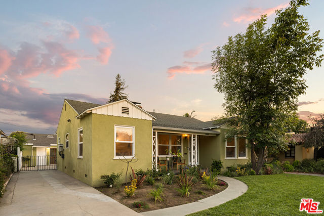 11536 Otsego Street, Valley Village CA: https://media.crmls.org/mediaz/6ffc13ce-4a51-4da5-aac6-af75c8e0a737.jpg