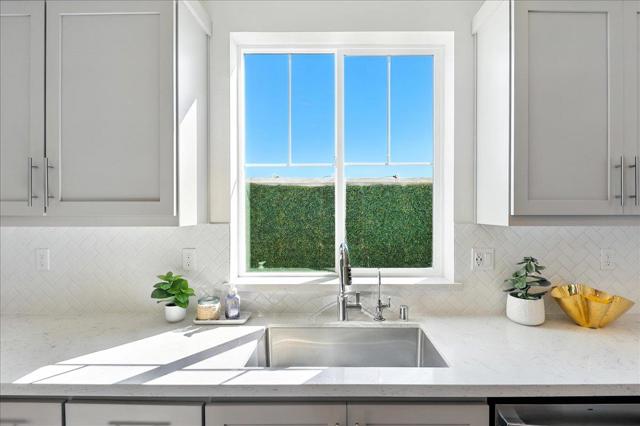 37256 Sand Bar Place, Newark CA: https://media.crmls.org/mediaz/6ffc85ab-2e71-4b1d-9a4d-27ebc0abb6af.jpg
