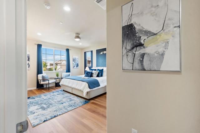 Image 30 of 62 For 32210 Regents Boulevard