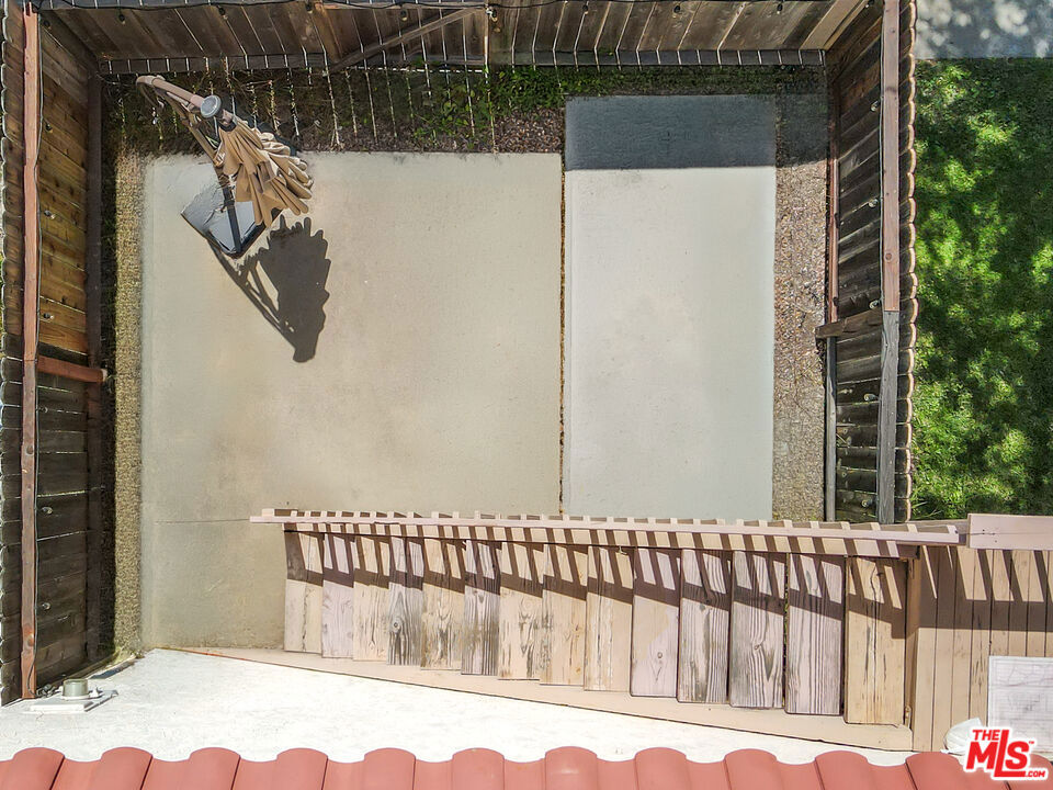 https://media.crmls.org/mediaz/6ffcb2b4-87da-4616-bcc4-5dd496a70e55.jpg?preset=X-Large