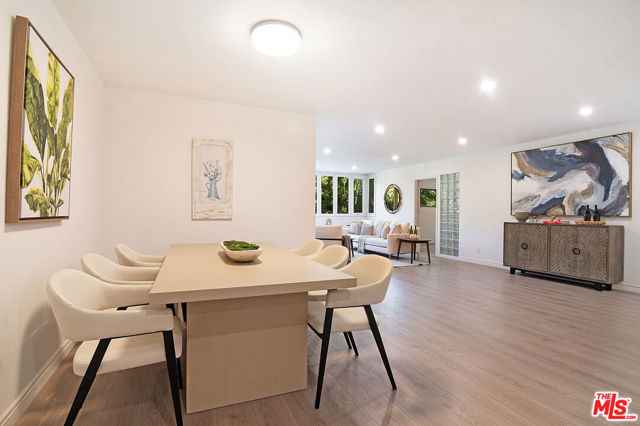 10725 Ohio Avenue, Los Angeles CA: https://media.crmls.org/mediaz/6ffcf430-4bb3-4cb8-961c-4639ae66ae25.jpg