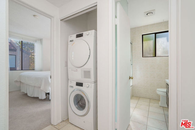 8114 Manitoba Street, Playa del Rey CA: https://media.crmls.org/mediaz/6ffd7e6b-3299-4e8e-8df9-a811b7991d7f.jpg