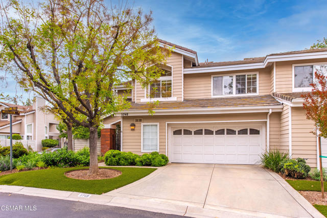 5748 Whispering Pines Circle, Westlake Village CA: https://media.crmls.org/mediaz/6ffdb04f-bf27-4849-a465-335650376453.jpg