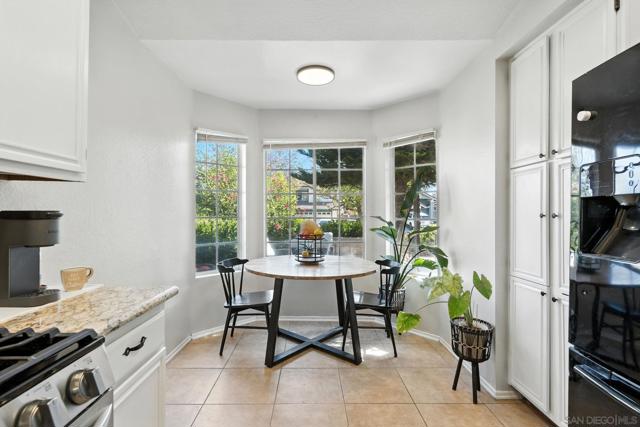 23886 Red Clover Cir, Murrieta CA: https://media.crmls.org/mediaz/6ffdedb8-b394-455a-96af-8b3454658896.jpg