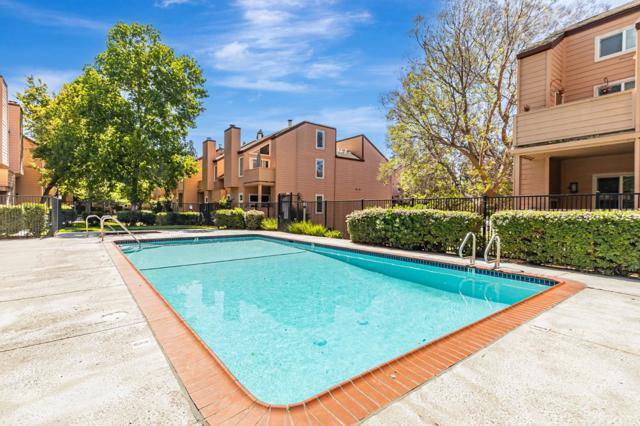 5386 Borneo Circle, San Jose CA: https://media.crmls.org/mediaz/6ffec8bb-0d3e-463b-91d4-56efbe49b879.jpg