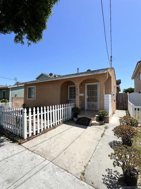 1622 W 223Rd St, Torrance CA: https://media.crmls.org/mediaz/6fff1eb2-e3cf-433e-a7a6-f7b3c43ff4c6.jpg
