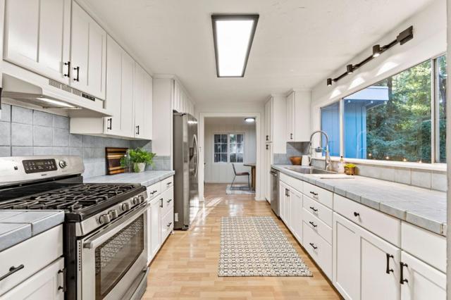 241 Redwood Way, Boulder Creek CA: https://media.crmls.org/mediaz/6fff7123-45a8-4eb4-9a1f-952c5b3200ec.jpg