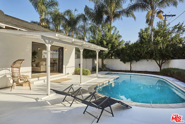 8531 Norwich Avenue, North Hills CA: https://media.crmls.org/mediaz/6fff740d-dedb-4478-b6ed-3dacd26ab3d6.jpg