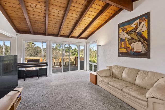 1958 Milford Place, El Cajon CA: https://media.crmls.org/mediaz/6fff9fc4-090d-477e-ad5e-7a35a08134ec.jpg