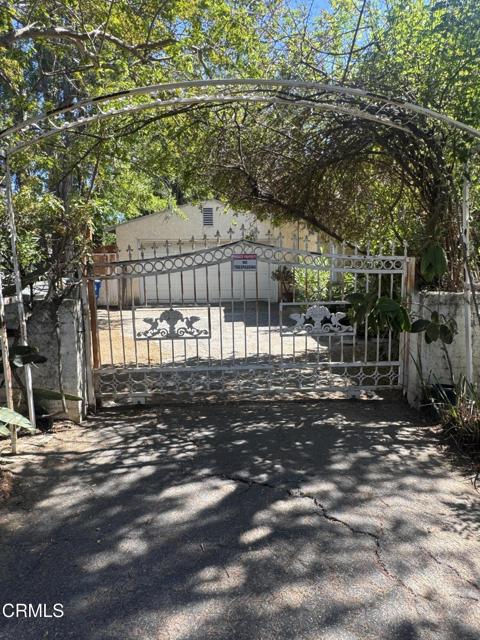 238 W Le Roy Avenue, Arcadia CA: https://media.crmls.org/mediaz/70000101-89cc-4e46-b73f-1e10592bbc8e.jpg