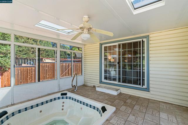 5200 Myrtle Dr, Concord CA: https://media.crmls.org/mediaz/7000c4cc-d41b-4577-8708-425113bcca17.jpg