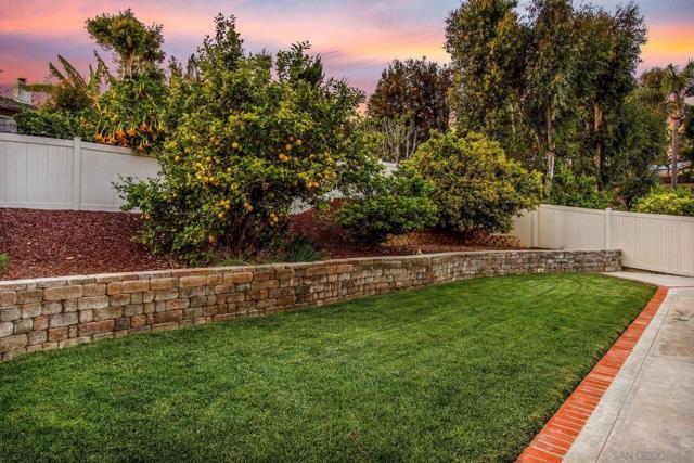12216 Riesling Ct, San Diego CA: https://media.crmls.org/mediaz/7000cf08-28fd-4bd6-bf92-2bbf046f9d0e.jpg