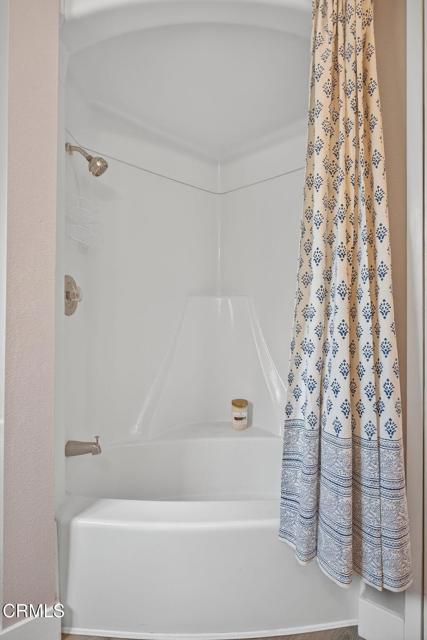 176 Chaucer Lane, Ventura CA: https://media.crmls.org/mediaz/700109d2-00c6-4fcc-886b-b1fbbca674d3.jpg