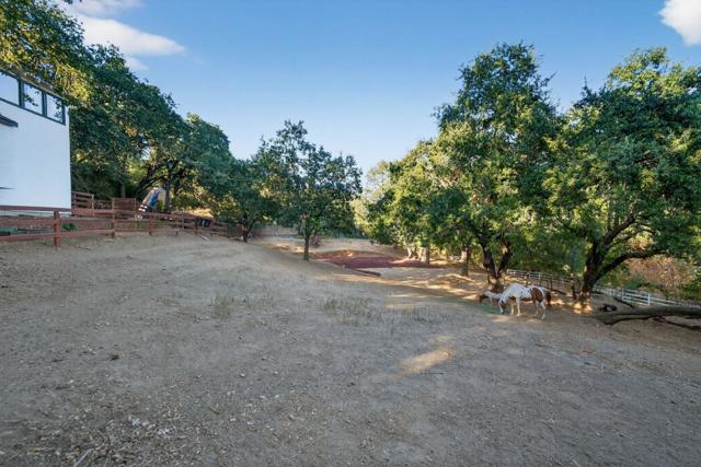 15098 Elm, Monte Sereno CA: https://media.crmls.org/mediaz/70012fc3-d95a-4dc2-9d6f-e439f565a046.jpg