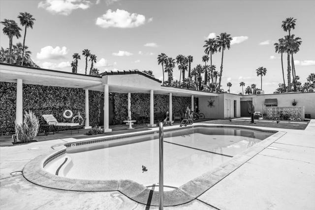 1595 S Indian Trail, Palm Springs CA: https://media.crmls.org/mediaz/7001a8b0-30ce-4893-94da-0c485f490eb3.jpg