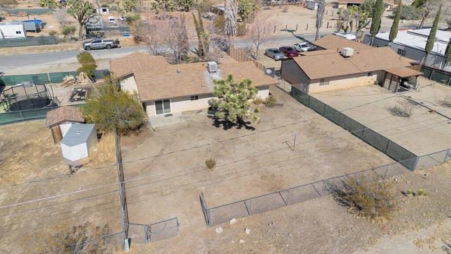 57375 Navajo Trail, Yucca Valley CA: https://media.crmls.org/mediaz/70022934-0c25-4239-b9dd-edb264106998.jpg