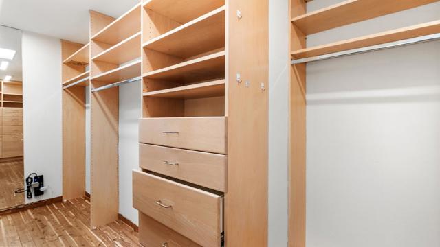 11 Hawk View, Portola Valley CA: https://media.crmls.org/mediaz/7002337d-5bfa-4793-ba5b-ba0c94f0bbbc.jpg