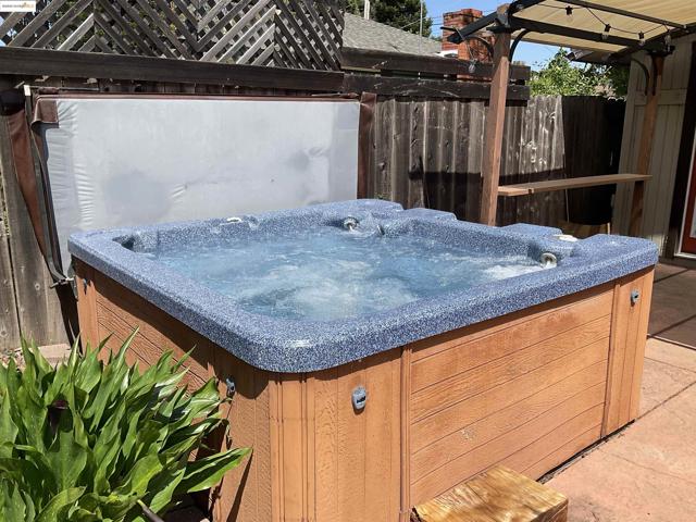 4091 Garden Rd, El Sobrante CA: https://media.crmls.org/mediaz/7002dfa4-aae7-4400-bb51-bad980cc66c5.jpg