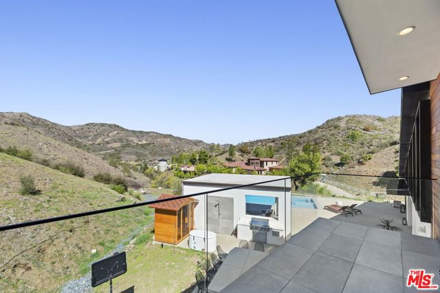 31830 Lobo Canyon, Agoura Hills CA: https://media.crmls.org/mediaz/7002f0ba-fc59-42e9-86f1-a8b4df158337.jpg