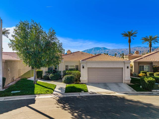 48211 Vista De Nopal, La Quinta CA: https://media.crmls.org/mediaz/700325ba-da22-4fc8-9f03-ba904e49bde0.jpg