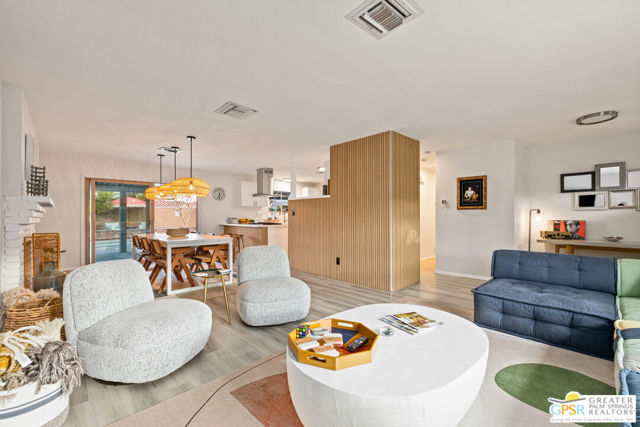 1334 S San Joaquin Drive, Palm Springs CA: https://media.crmls.org/mediaz/70037898-1843-4915-bf6e-ca22b5e221e9.jpg