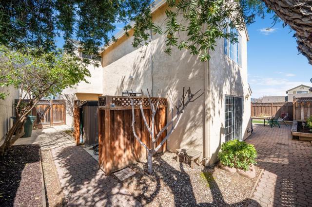 1616 Brentwood Lane, Gilroy CA: https://media.crmls.org/mediaz/700407b2-c6f7-4ac1-97b0-059de3fbb883.jpg