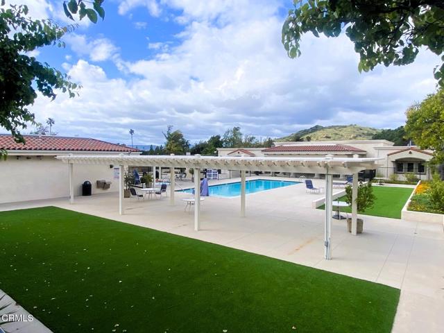 16 Isabel Avenue, Camarillo CA: https://media.crmls.org/mediaz/70042aa6-2abe-4690-bc6e-25edee124990.jpg