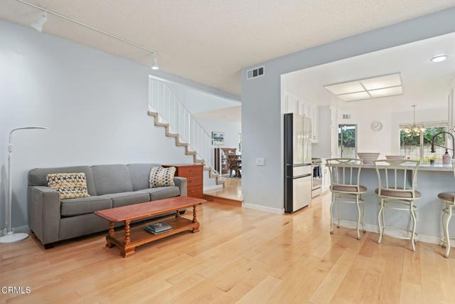 11998 Bubbling Brook Street, Moorpark CA: https://media.crmls.org/mediaz/7004362a-d510-4524-8d13-5e2ce443c023.jpg