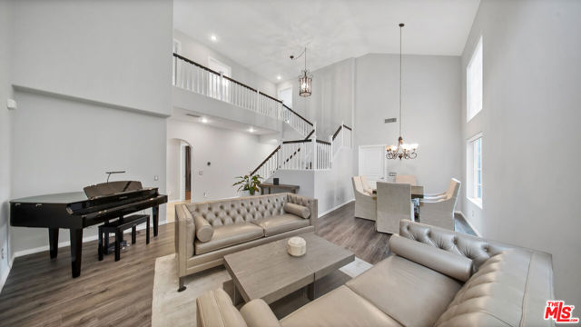 19638 Kilfinan Street, Porter Ranch CA: https://media.crmls.org/mediaz/70048011-6c30-4f91-aa50-40f0b640970b.jpg