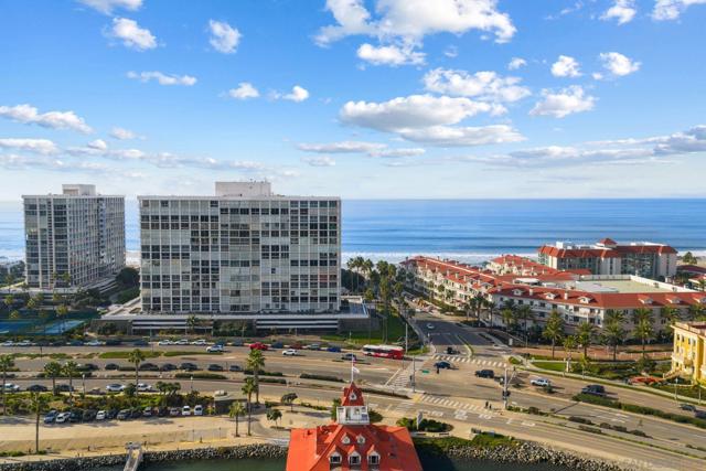 1710 Avenida Del Mundo, Coronado CA: https://media.crmls.org/mediaz/7004c729-41dc-40d0-8385-39d9d08efcd3.jpg