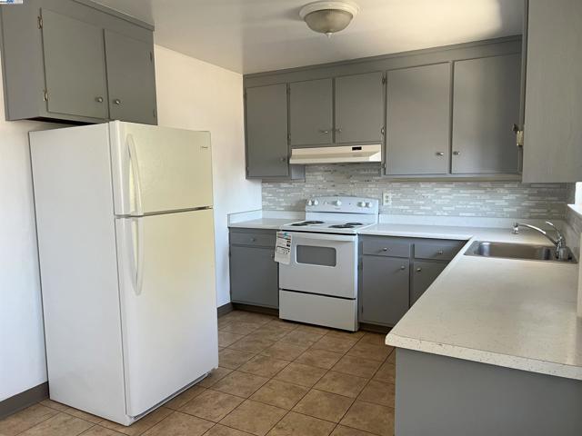 1888 Bancroft Avenue, San Leandro CA: https://media.crmls.org/mediaz/70050026-8d98-493e-b432-29e071480d51.jpg