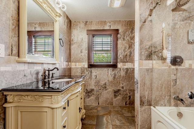 7750 Lovers Lane, Hollister CA: https://media.crmls.org/mediaz/70058902-6a96-4488-a2fb-0015792d4f44.jpg