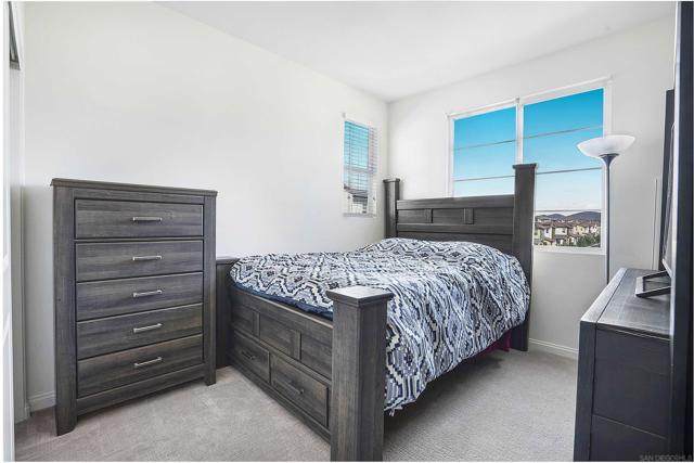 1716 Moon Orchid Ave, Chula Vista CA: https://media.crmls.org/mediaz/70059bd0-45af-4d5b-bc08-86ba8ffcd59e.jpg
