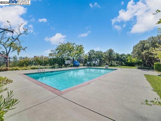 34 Chimney Rock, Oakland CA: https://media.crmls.org/mediaz/7005c36f-4cdb-4a07-8874-9bfbf1378c0e.jpg