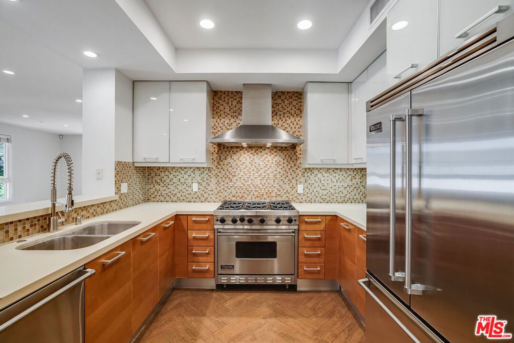 1517 S Bentley Avenue #205