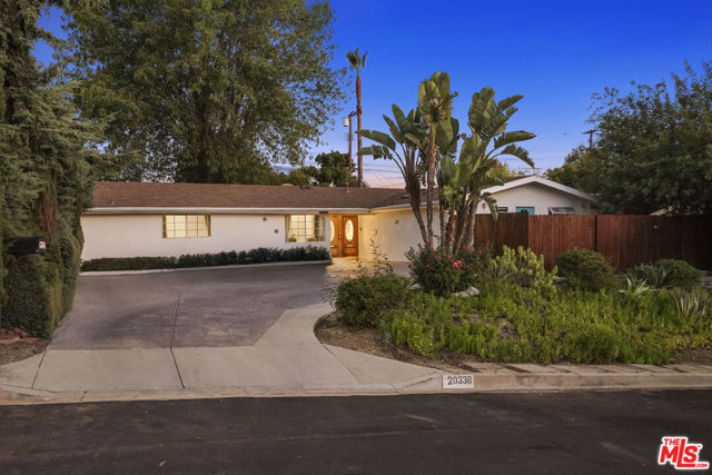 20338 Coulson Street, Woodland Hills CA: https://media.crmls.org/mediaz/70064de3-976d-43b6-af98-000a7cae9914.jpg